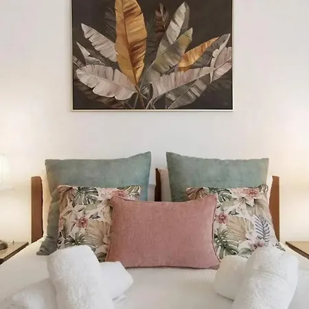 Apartamento Charming And Bright In