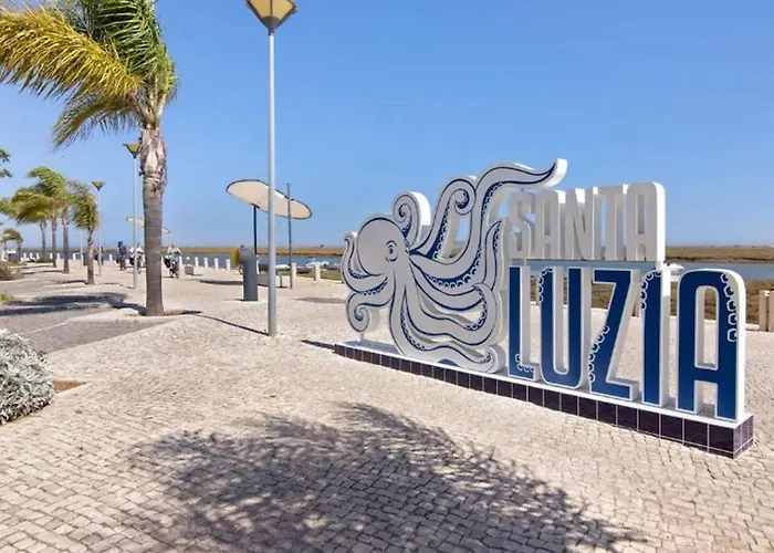 Charming And Bright In Apartman Santa Luzia