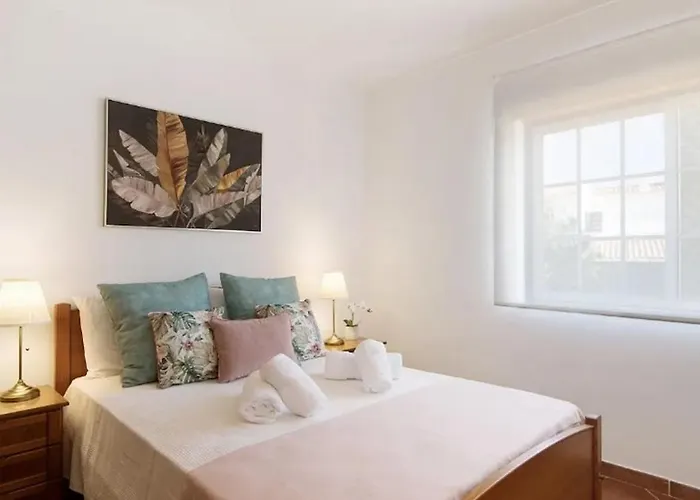 Apartman Charming And Bright In