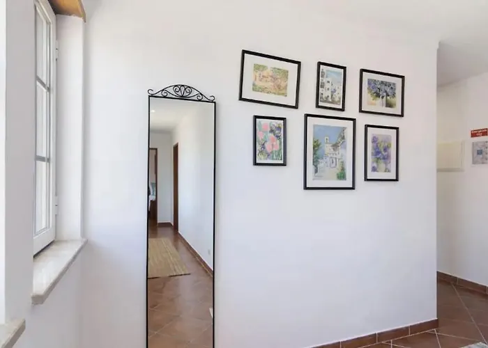 Charming And Bright In Apartment